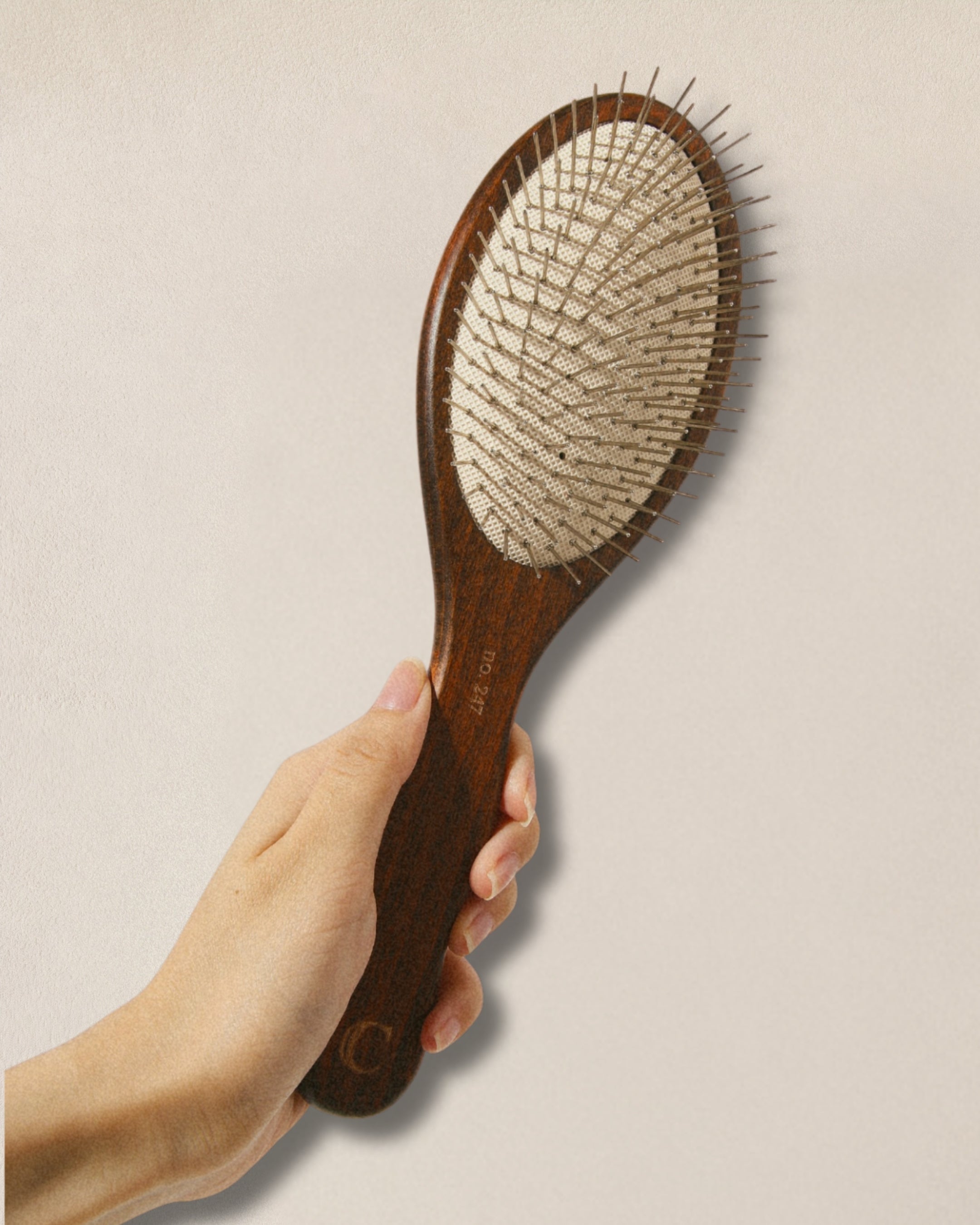 247 | The Detangling Brush